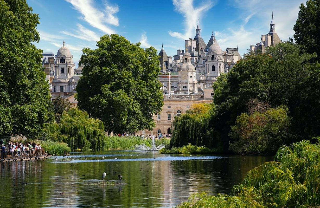 Belgrave Hyde Park * London