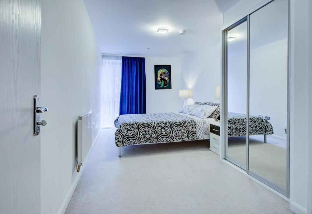 Luxury 2 Bed Flat In A New Block In East Acton Appartement *