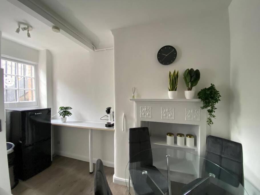 Stylish 2br Retreat In King's Cross, * Londra