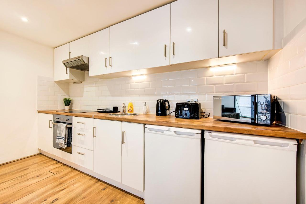 Appartement Lovely 2-bed, Sleeps 6, Near Stratford Station & Abba Voyage, Londen