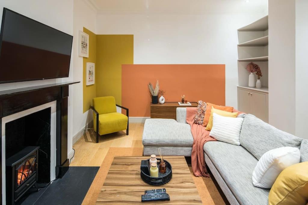 Superb Retreat Central Next Tube Apartment *