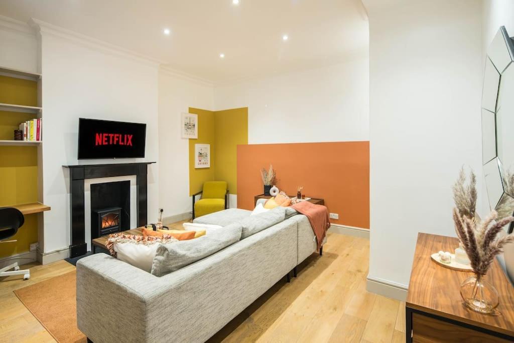 Apartment Superb Retreat Central Next Tube *