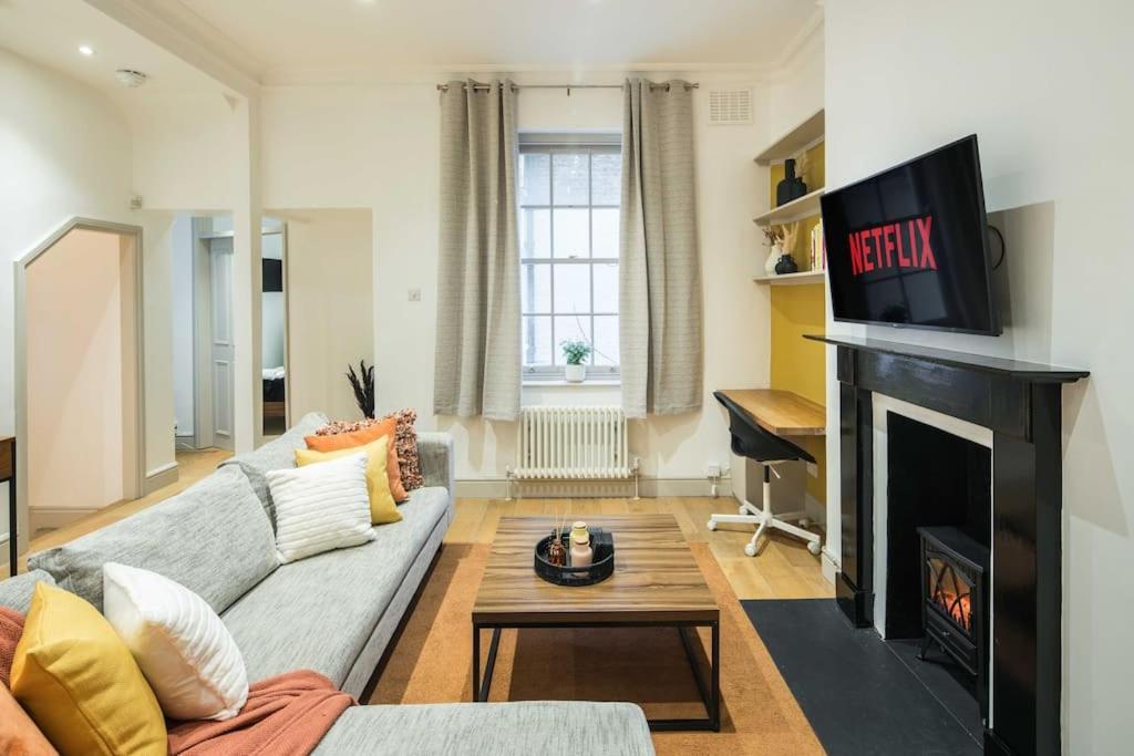 Superb Retreat Central Next Tube Apartment London