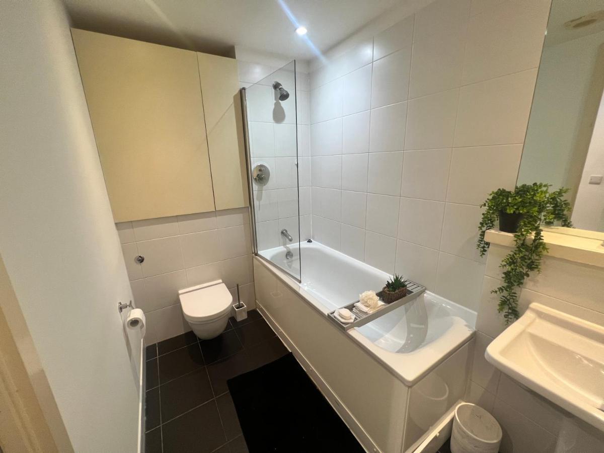 Canary Luxury Modern 1 Bedroom Leilighet *