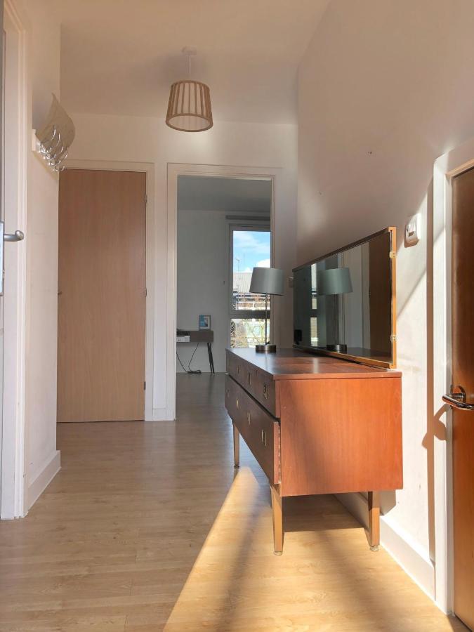 Homely Duplex: East End Rooftop Retreat Near Victoria Park Apartment London