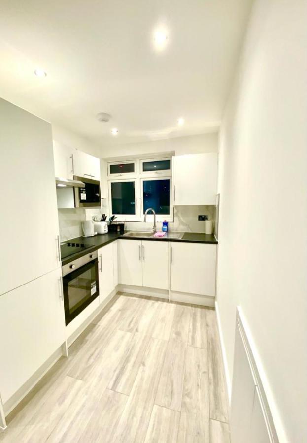 Lovely One Bed In Apartment London
