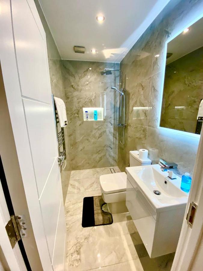 Lovely One Bed In Apartment *