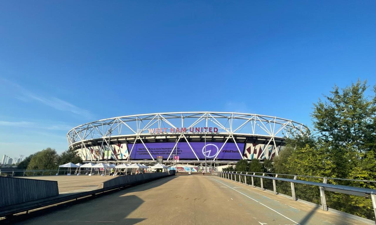 Lovely 2-bed, Sleeps 6, Near Stratford Station & Abba Voyage, Appartement Londen