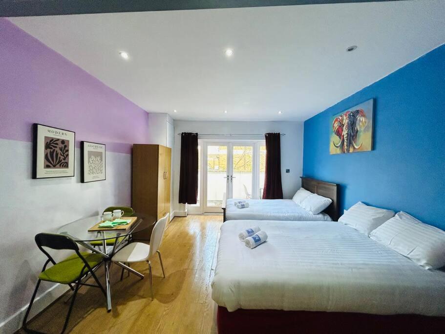 Modern Near Bethnal * Londra