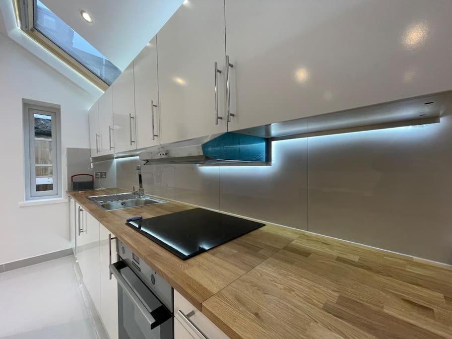 A Beautiful Terraced House In Central * Londres