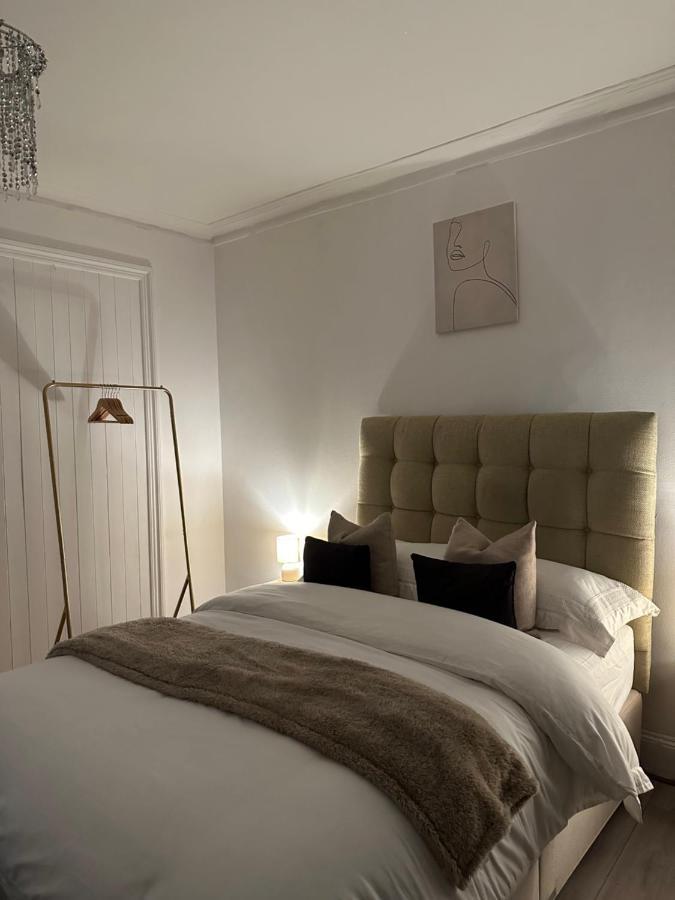 Leilighet Artistic Two Bedroom London