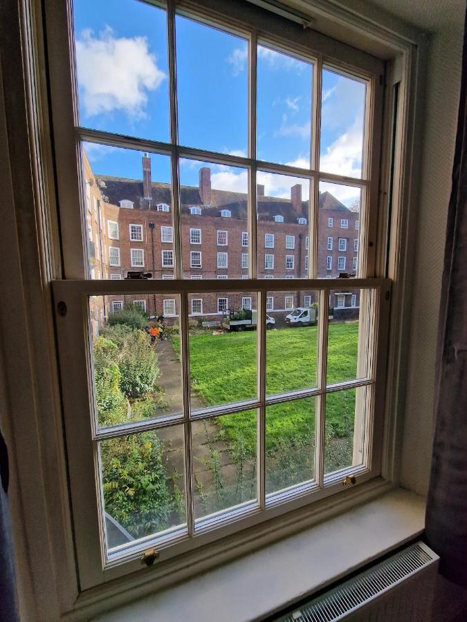 Waterloo - Zone 1 - Spacious One Bedroom Flat Londra