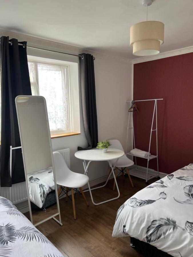 Large With Two Bed In Accommodatie bij particulieren Londen