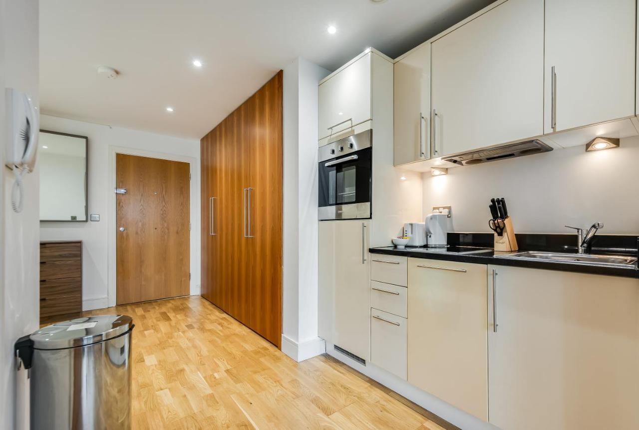 Apartment Mysquare Comfy Studio Apartment In Canary Wharf London London