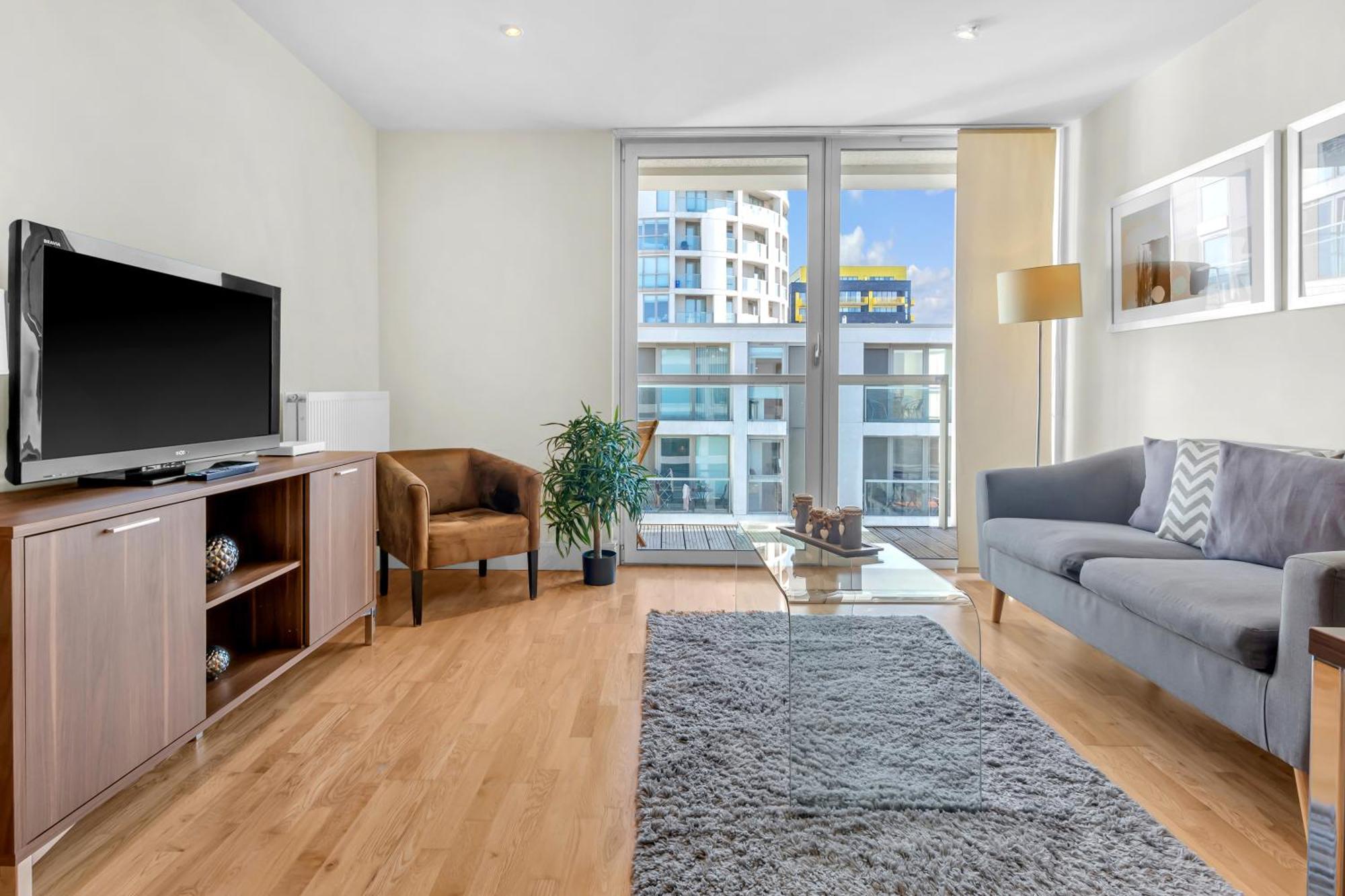 Apartment Lanterns Way At Canary Wharf By Mysquare *