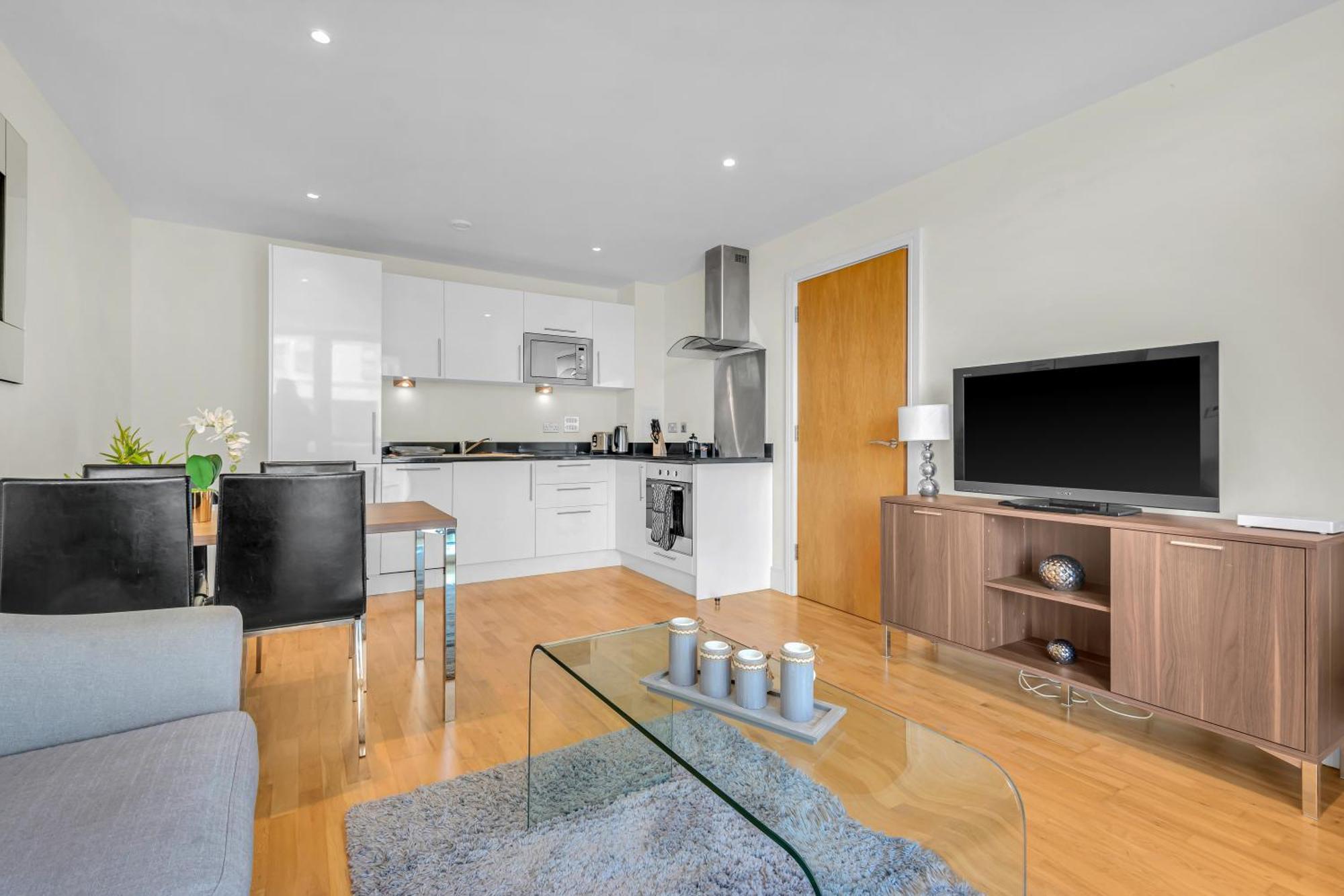 Lanterns Way At Canary Wharf By Mysquare Apartment