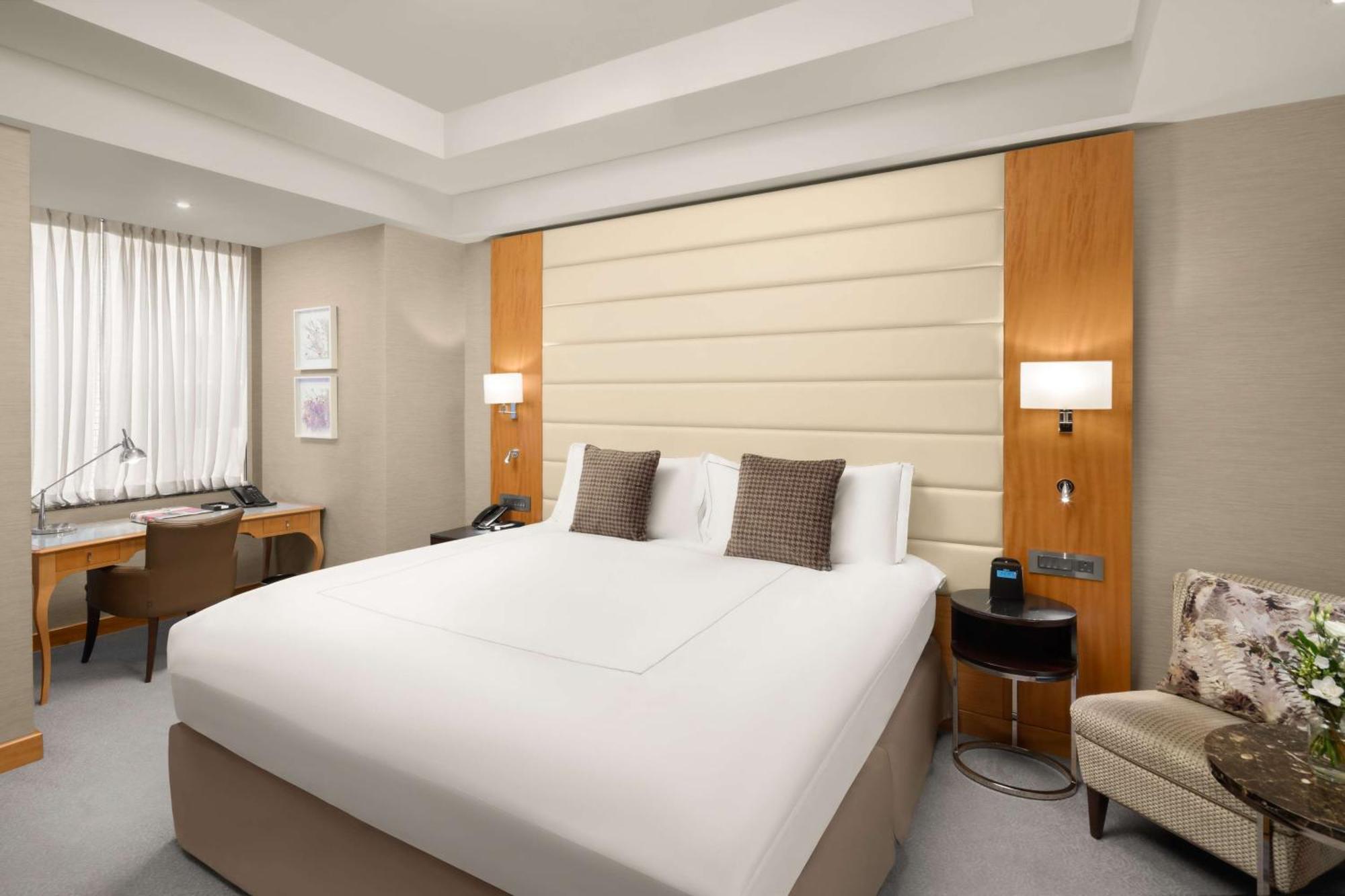 Hotel Conrad St
