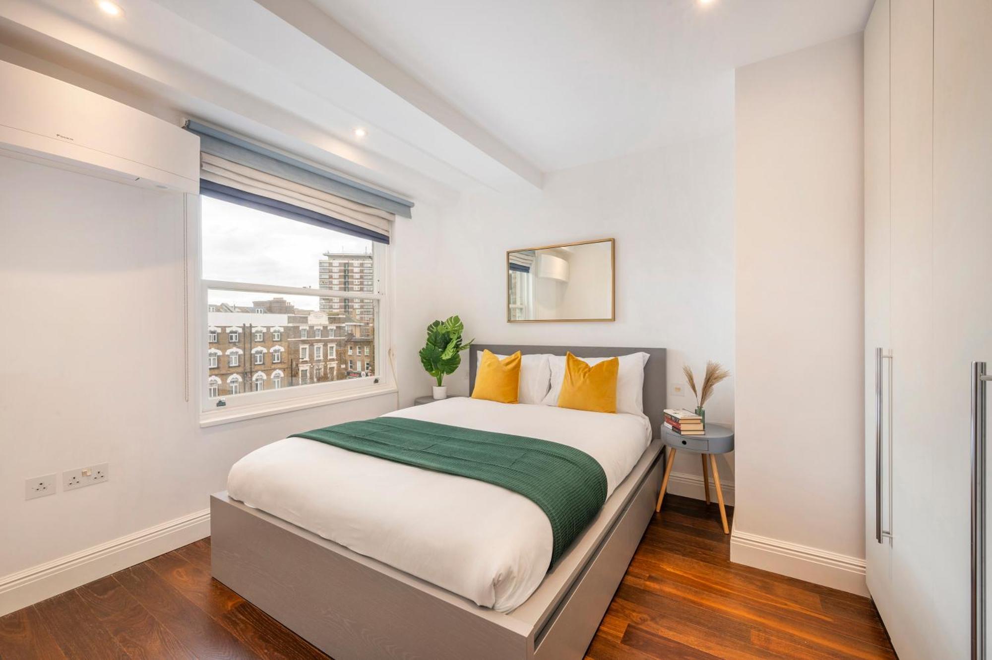 Luxury One Bedroom With Ac, Balcony, Free Coffee Londra
