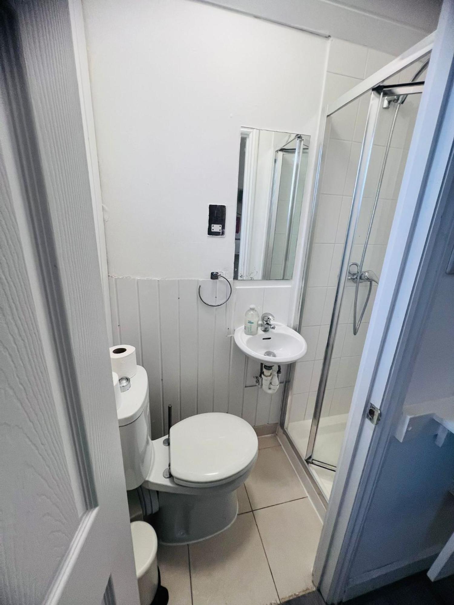 F19- Bright Studio For 1 Near Paddington Londra