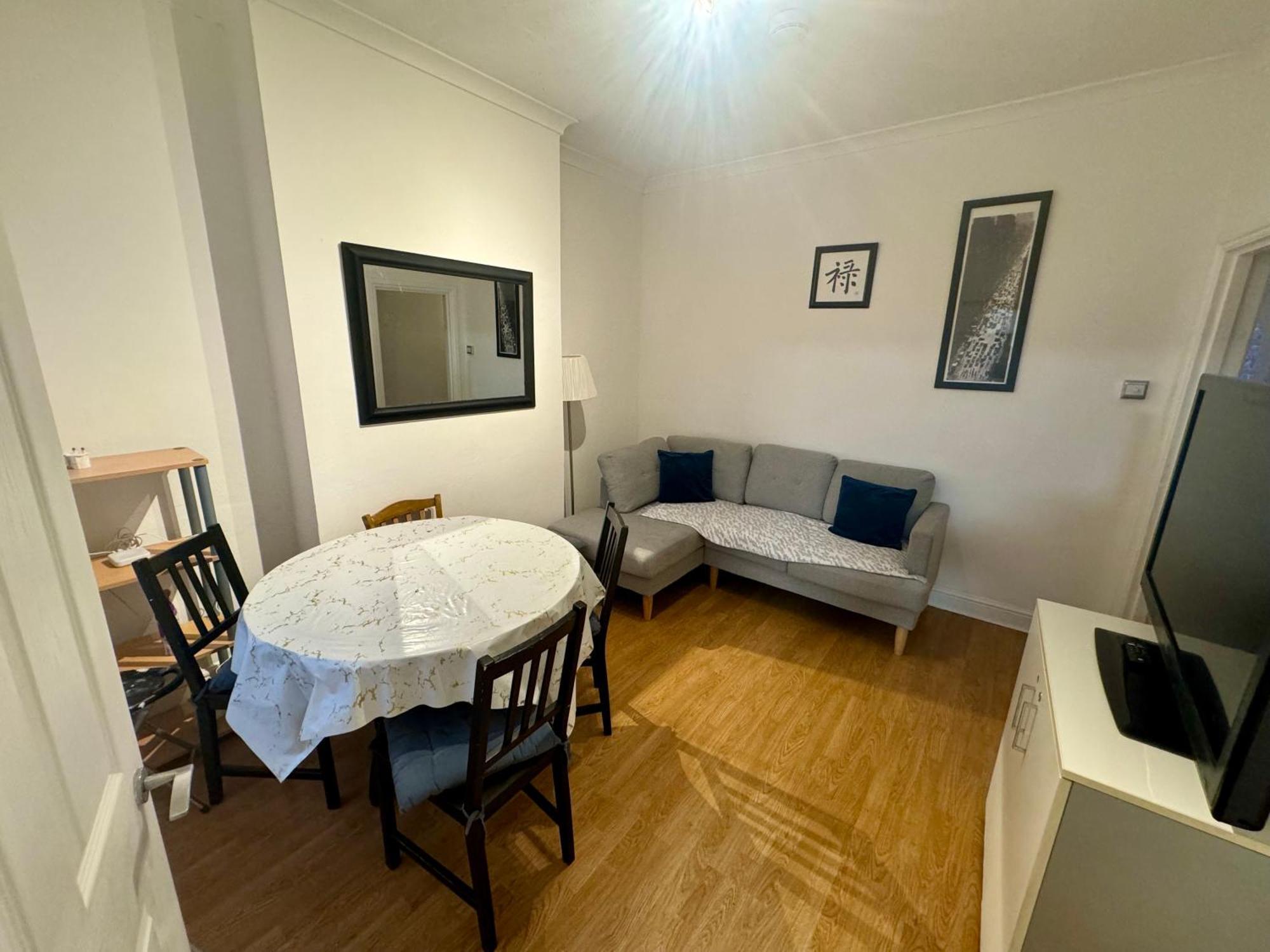 4 Bedroom House In Turnpike Lane/wood Vakantiehuis *