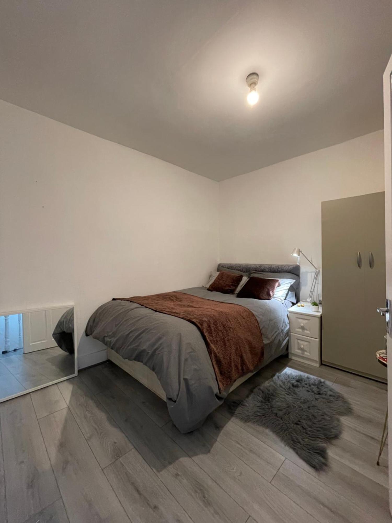 Gasthof Cozy 25 Min Liverpool Street