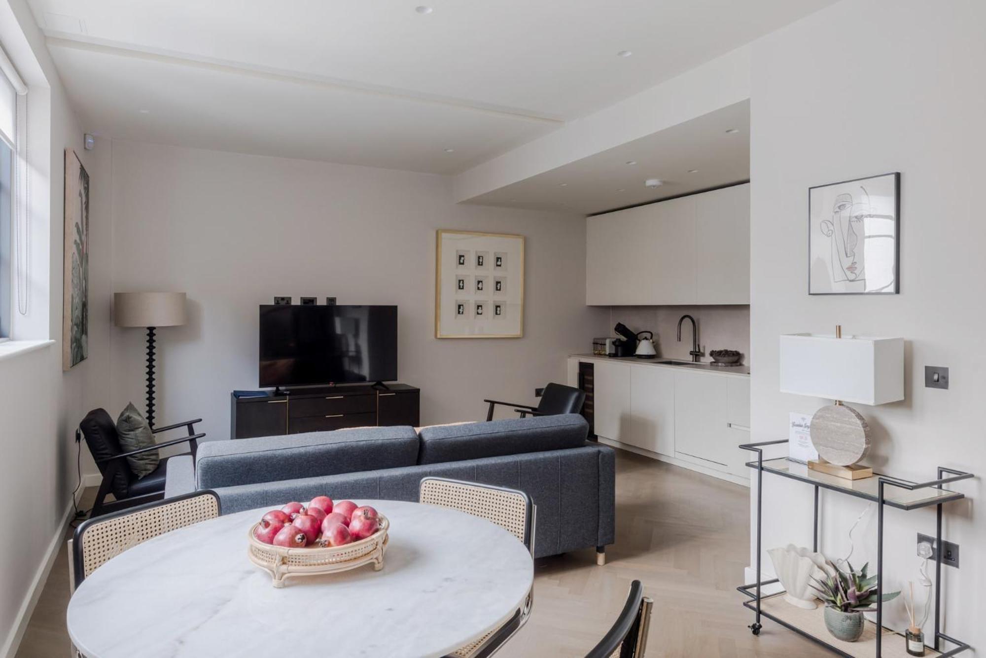 Parkside House - Regent's Park - By Frankie Says * Londen