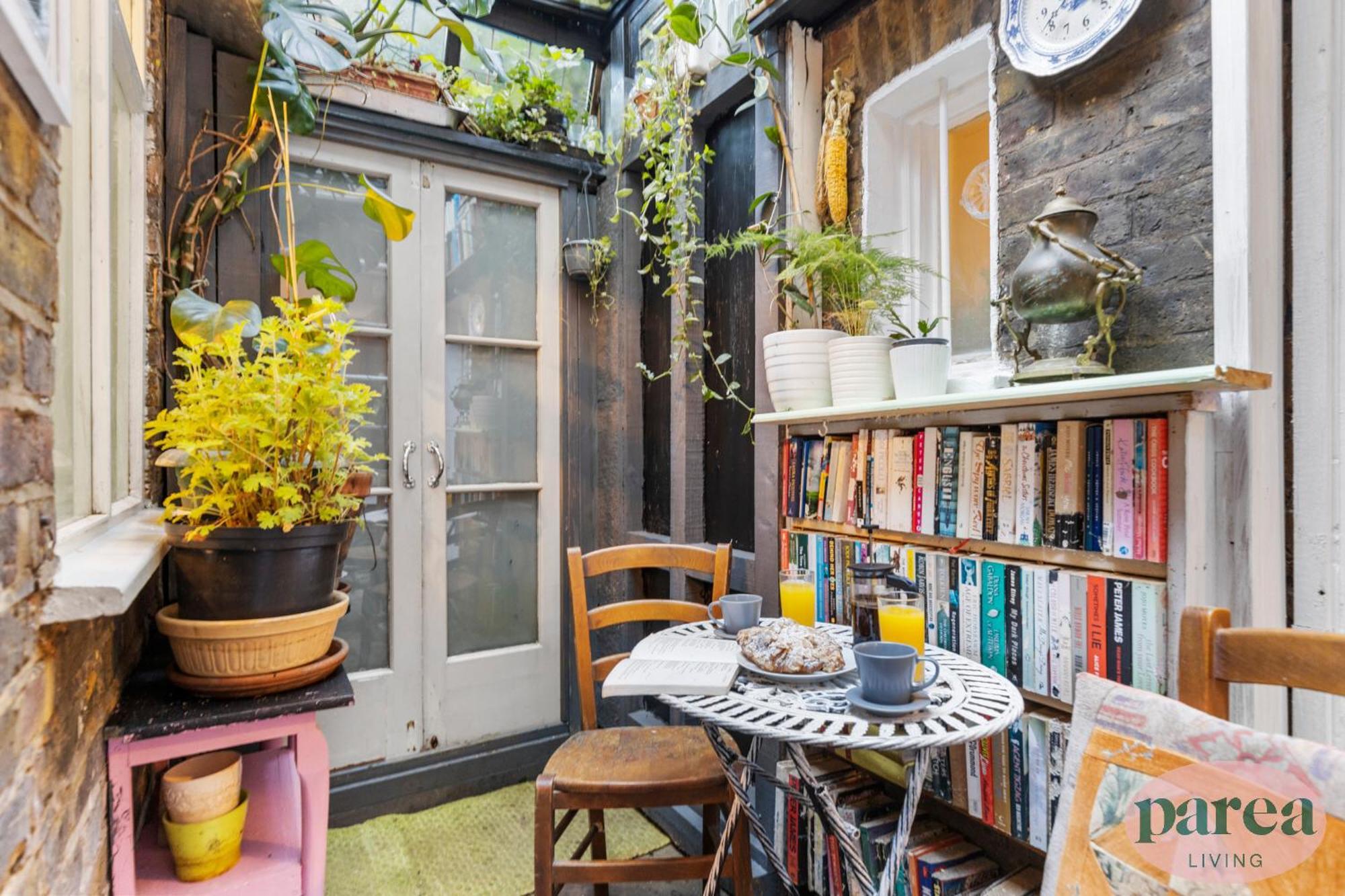 Parea Living - Cosy 1-bed Artistic Flat At Newington