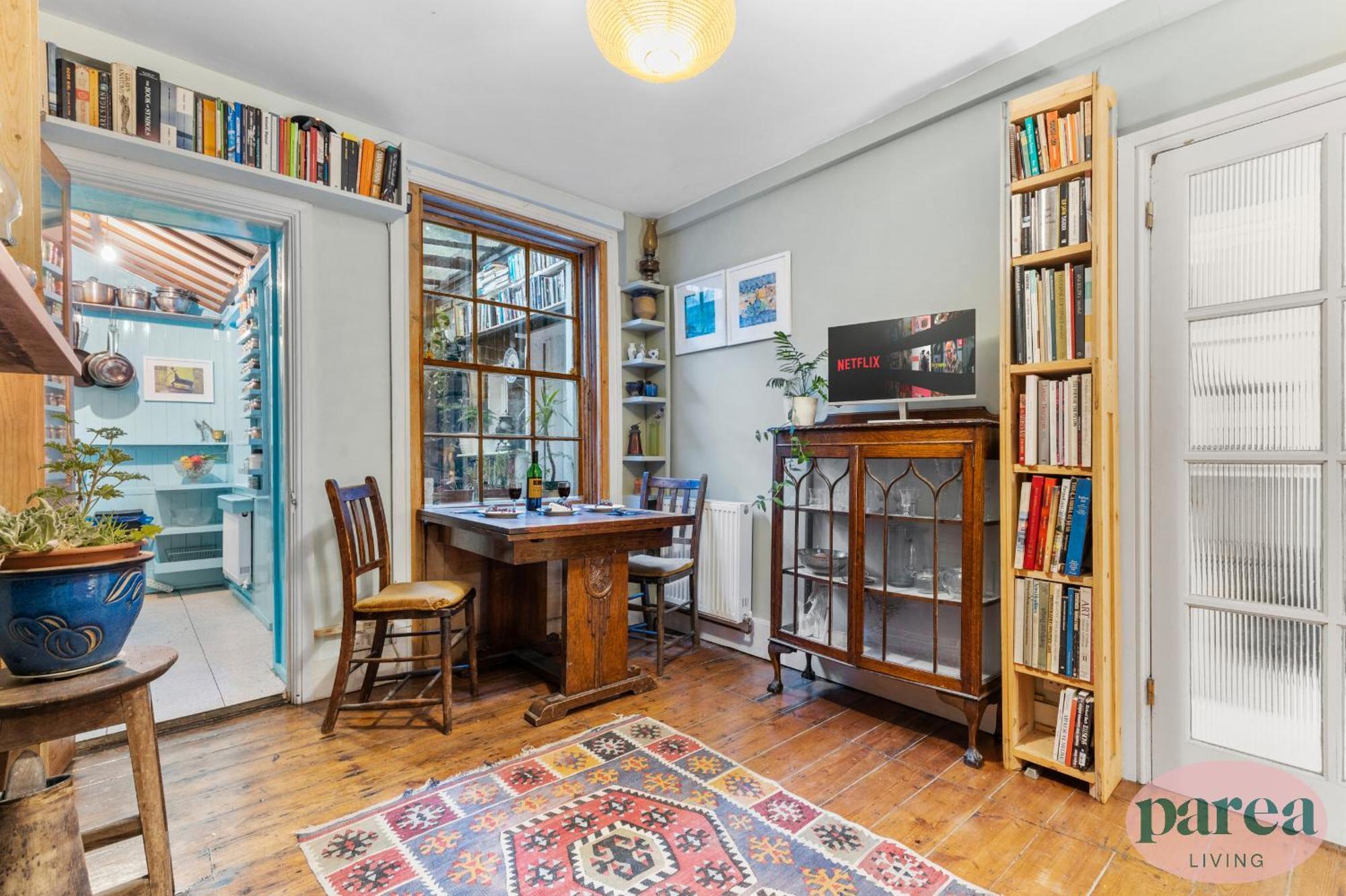 Parea Living - Cosy 1-bed Artistic Flat At Newington *