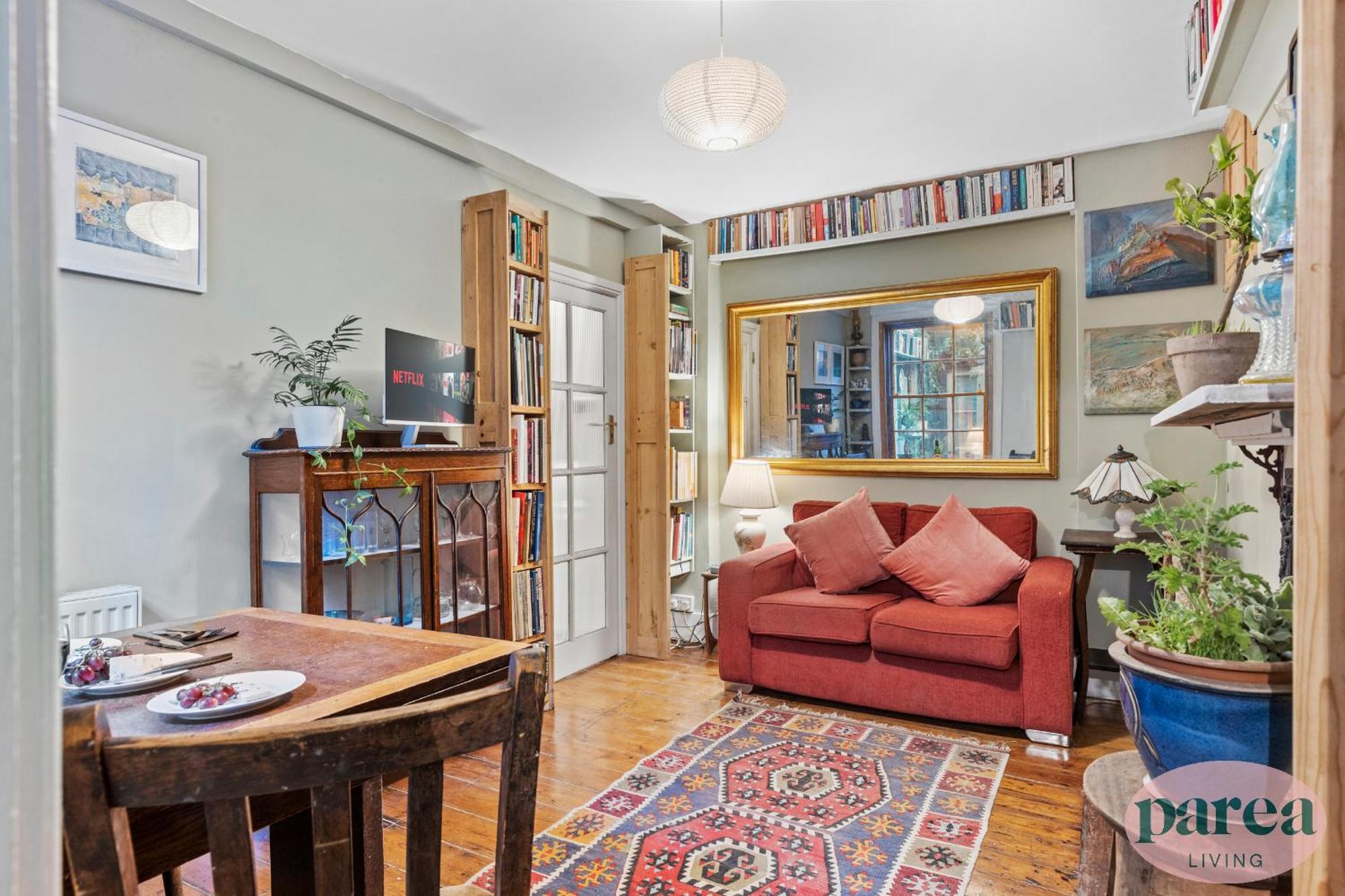 Parea Living - Cosy 1-bed Artistic Flat At Newington *
