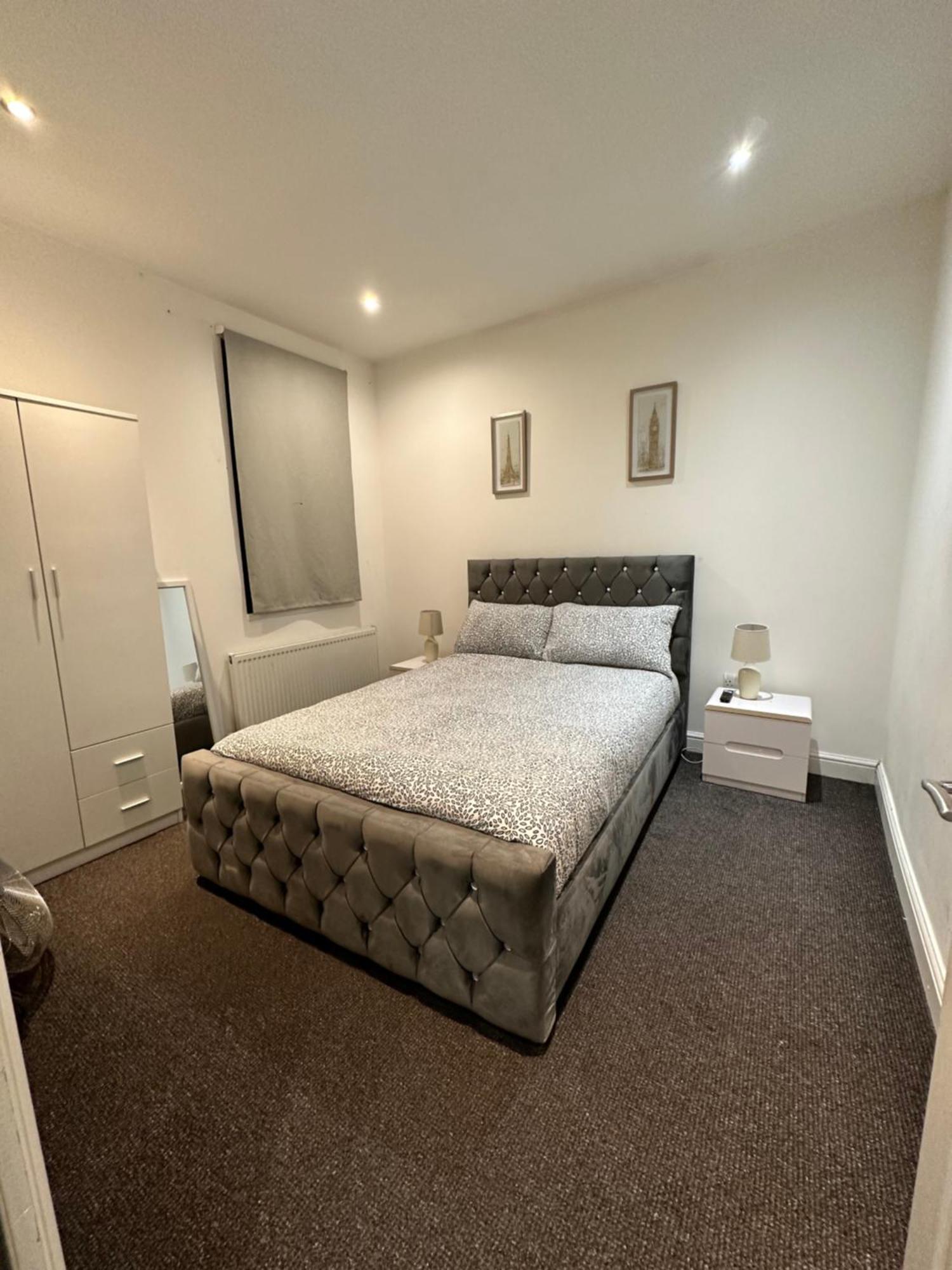 2 Bed Away From Tooting Apartment *