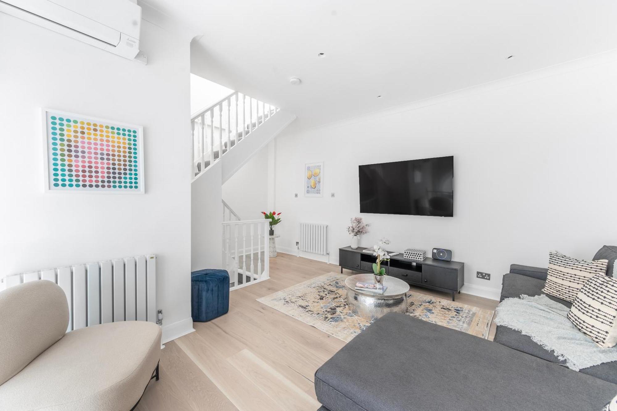 Vakantiehuis Townhouse Moments From Hyde Park & Notting Hill - Free Luggage Storage Nearby And In Unit Washing Machine & Dryer *
