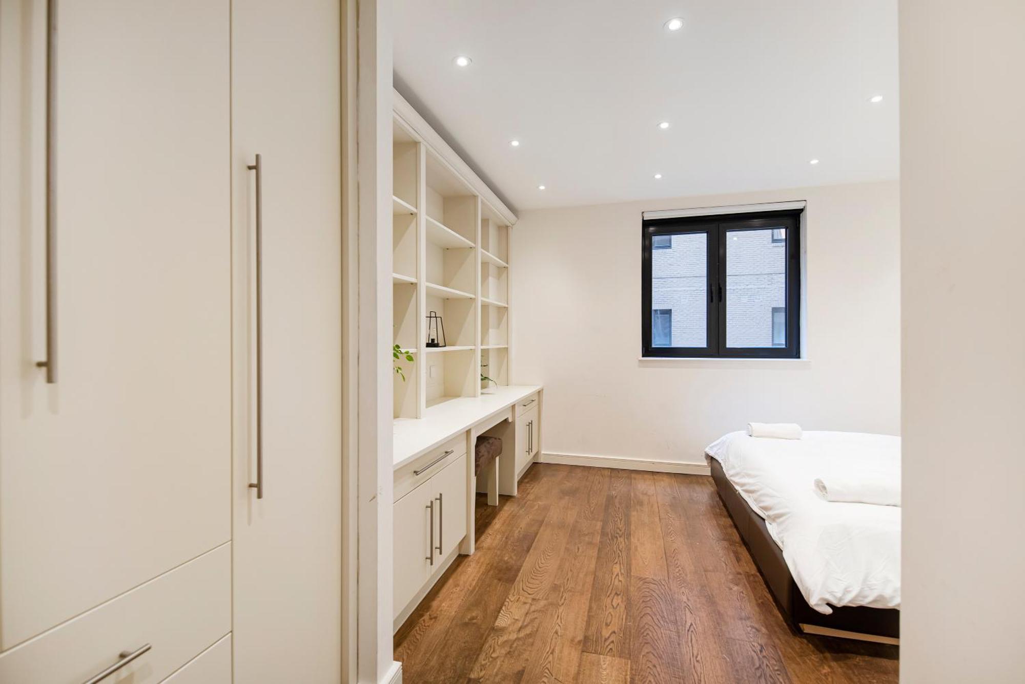 2 Bed Maissonette * Londen