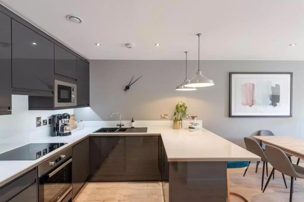 Kings Cross Walking Distance Luxury Private Garden House Londen