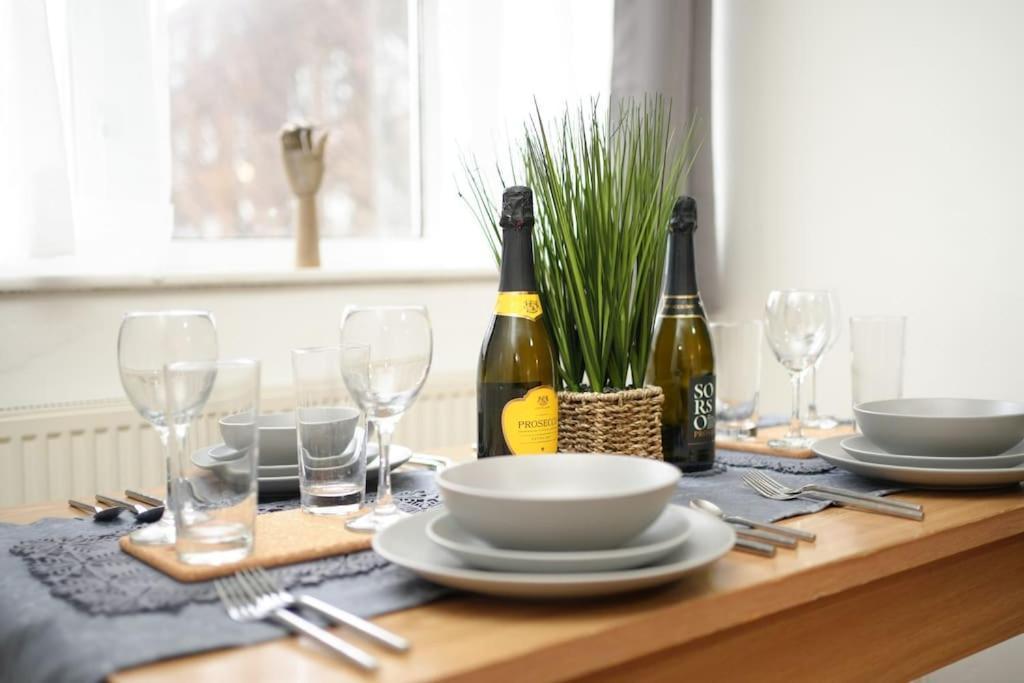 Oasis Flat With High-speed Broadband And Free Parking Appartement *