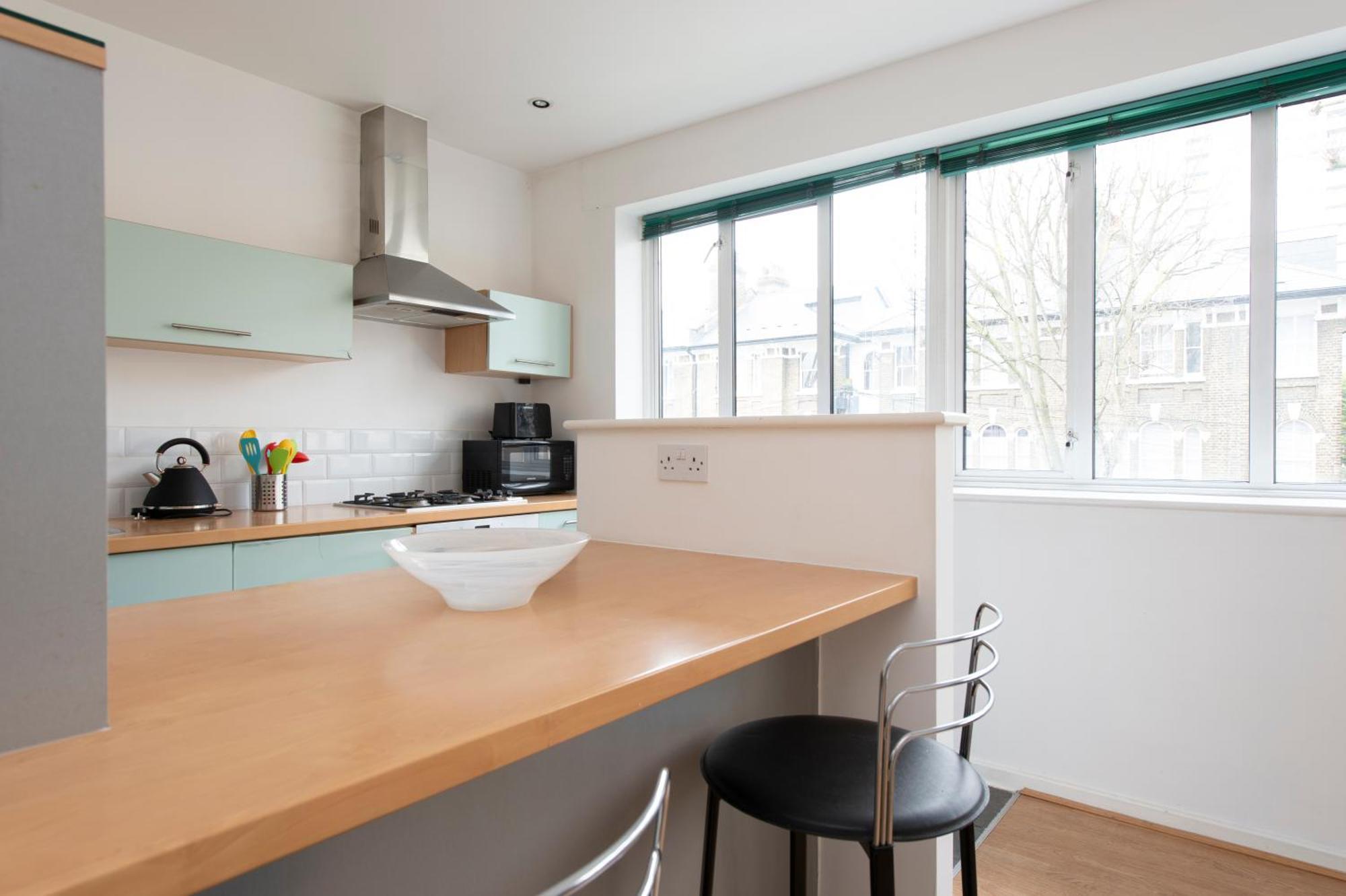 Modern Luxury By Bow Road Station Leilighet London