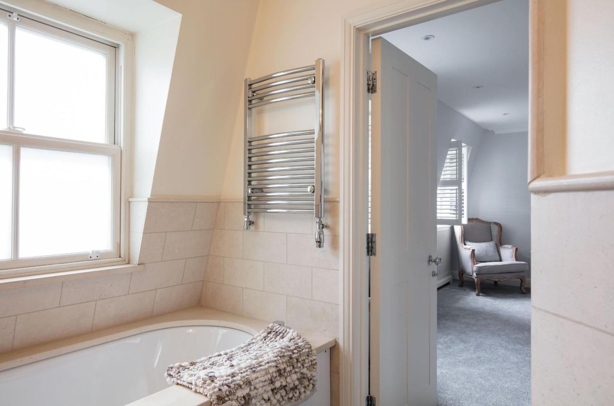 Spacious Quiet 4bedrooms 6beds House With Private Garage 5min Walk To Paddington Station * Londen