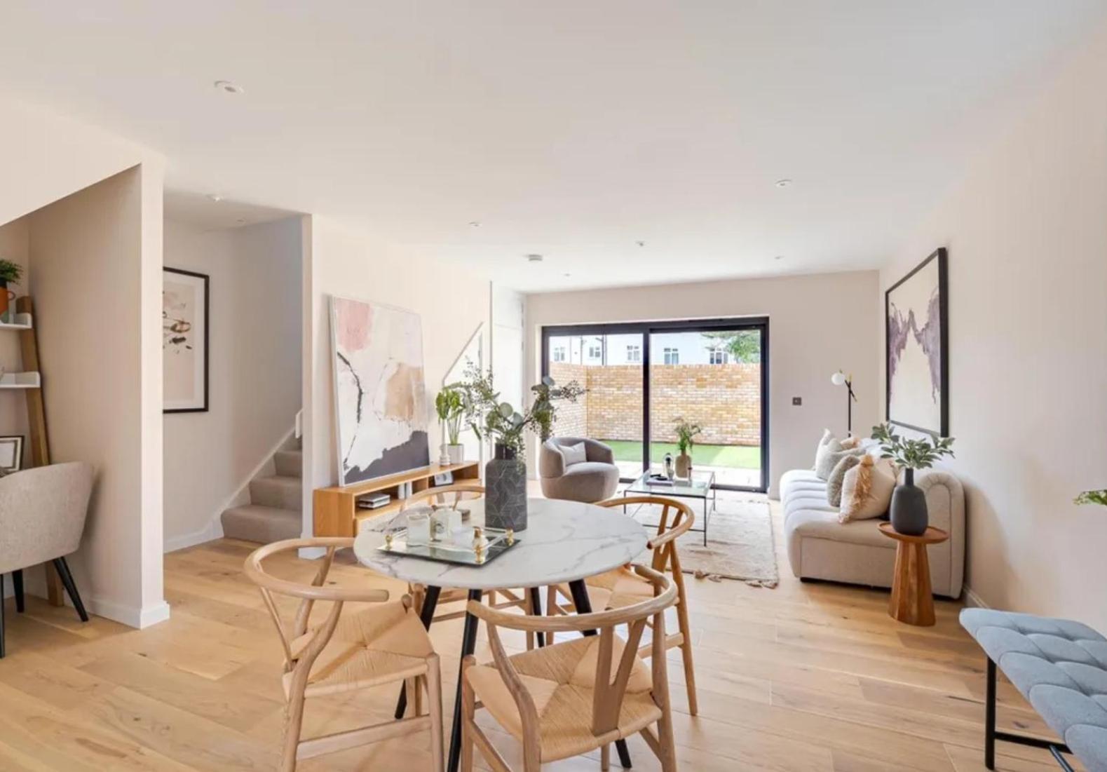 Lägenhet Kings Mews Elegance: City Sparrow's Premier 2-bedroom Residences London