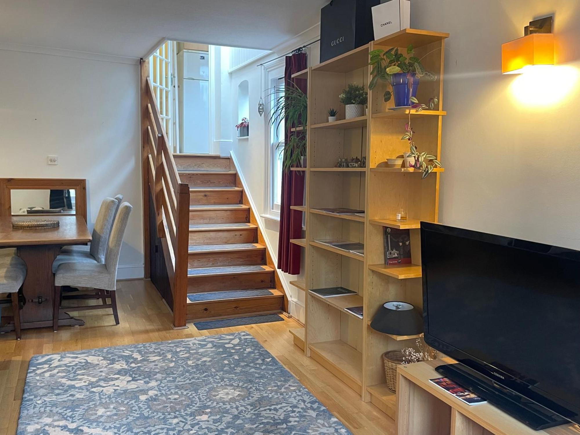 10 Min To The Heart Of - Zone 2 - Charming 2 Bed Appartamento *