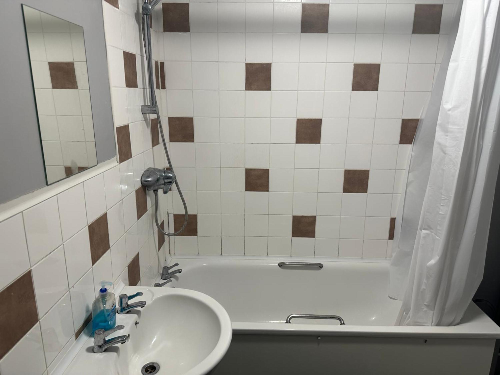 Wembley Serviced Apartment, 20mins From Central Rum i privatbostad