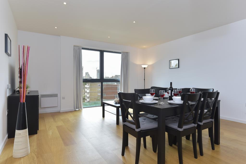 Beautiful 4-bedroom Flat In Bridge/borough!