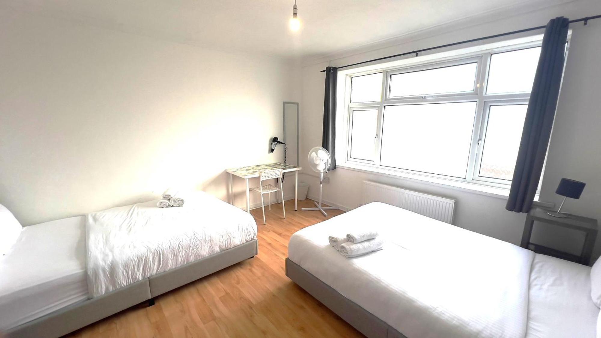 Stepney Comfy Double Bed 14 Gæstehus