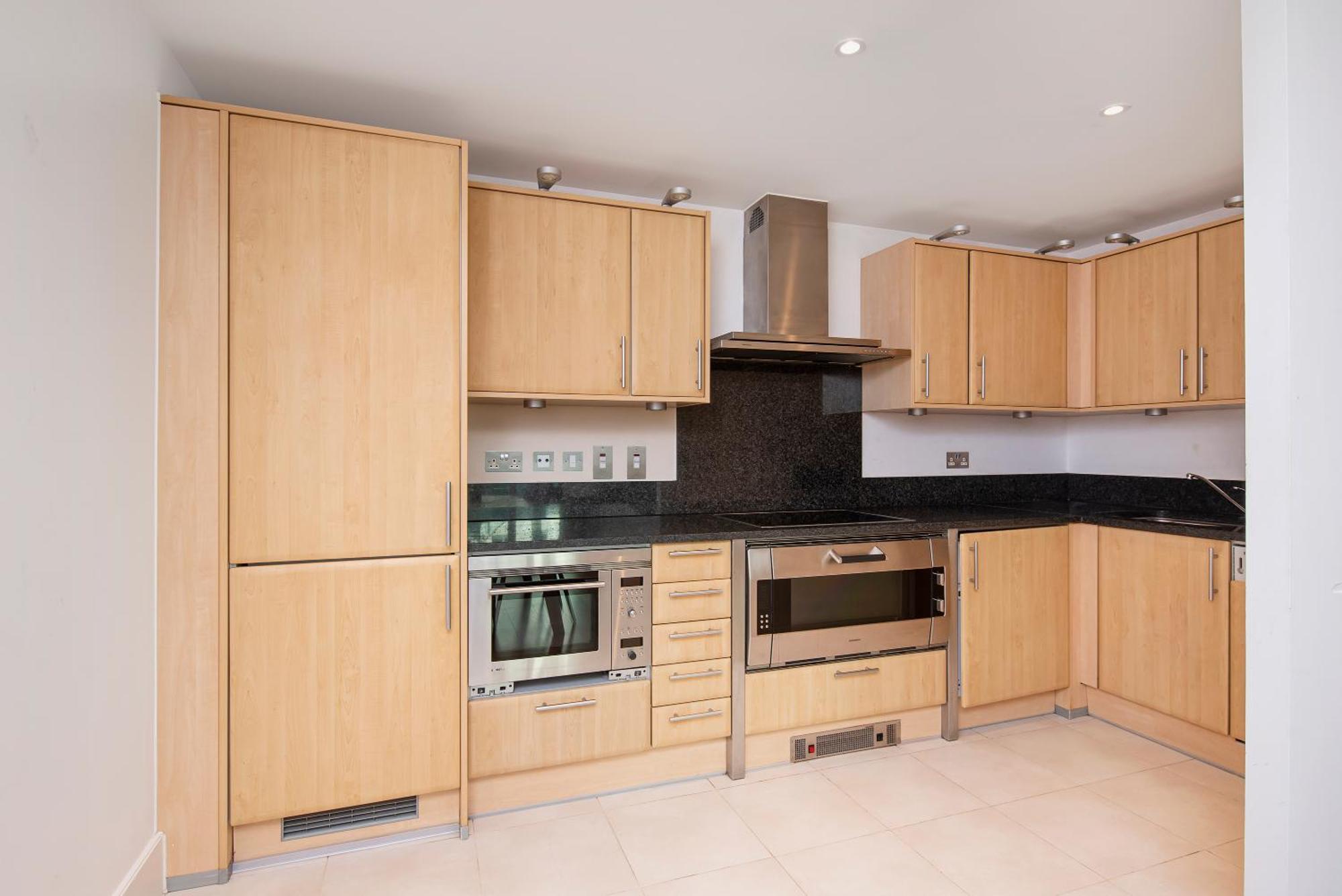 Apartment Compact 2 Bed Good Transport Links London