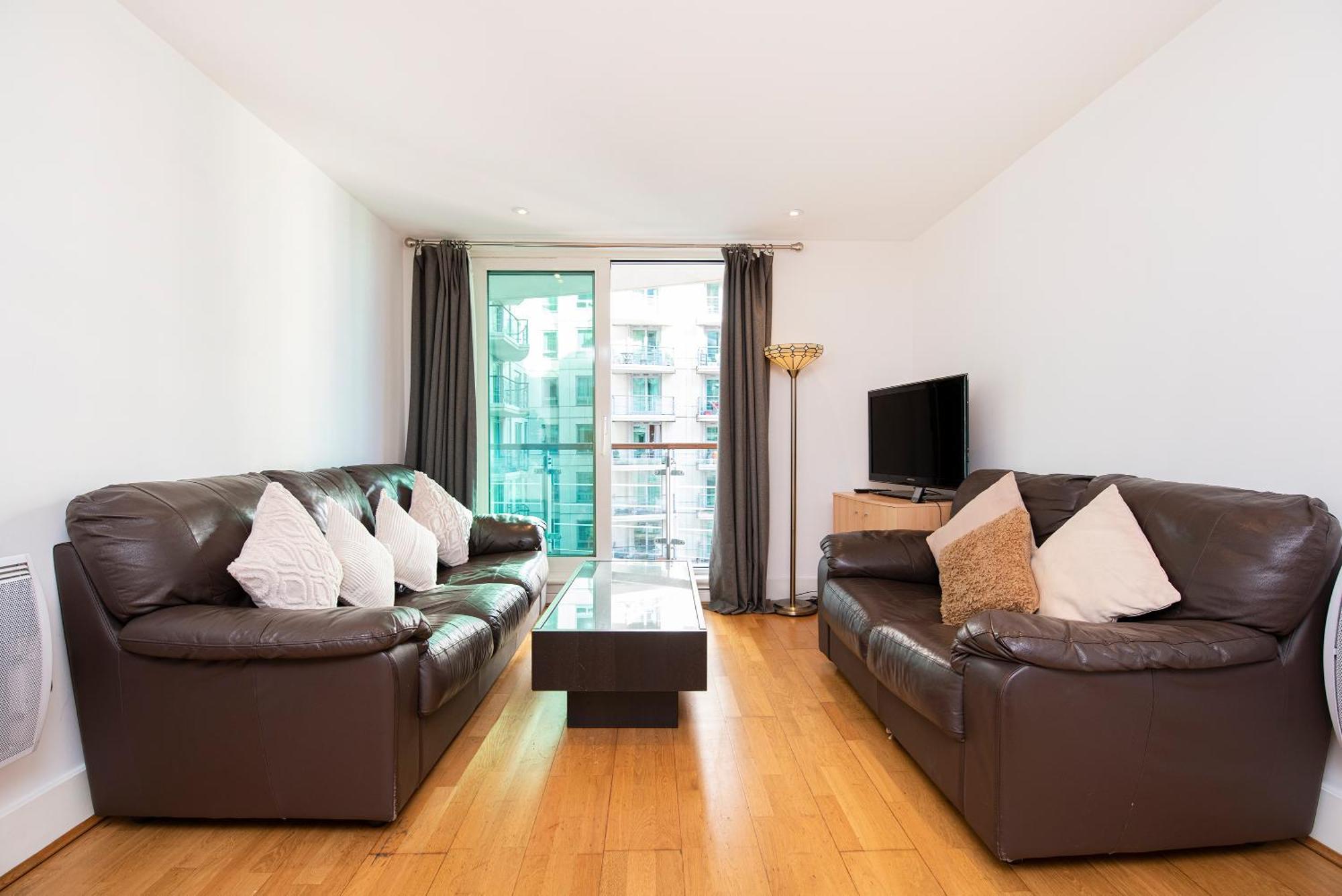 Apartment Compact 2 Bed Good Transport Links London