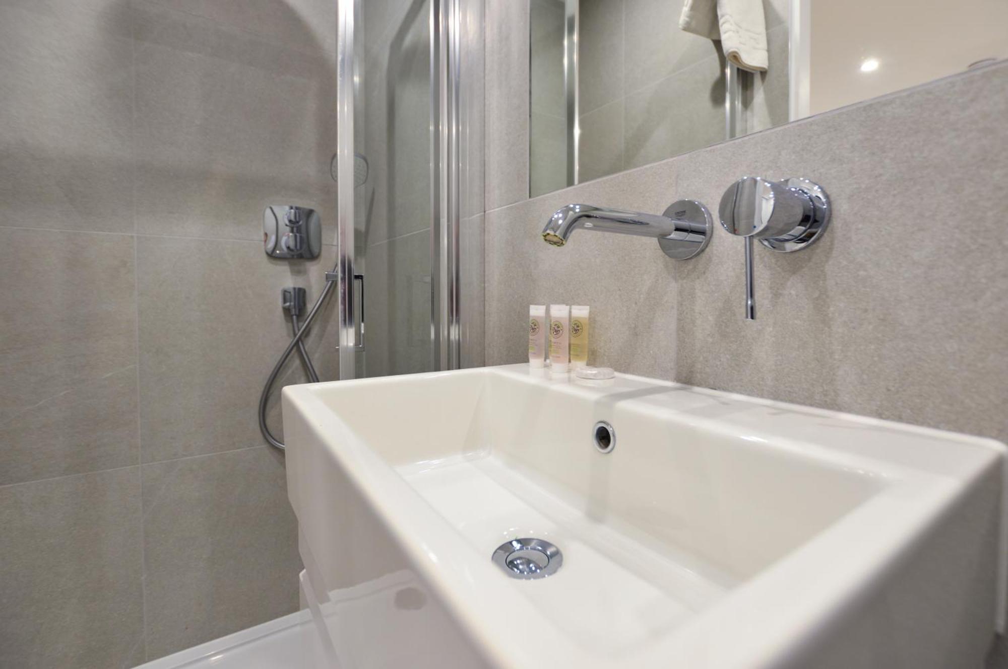 Earls Court East Serviced By Stayprime London