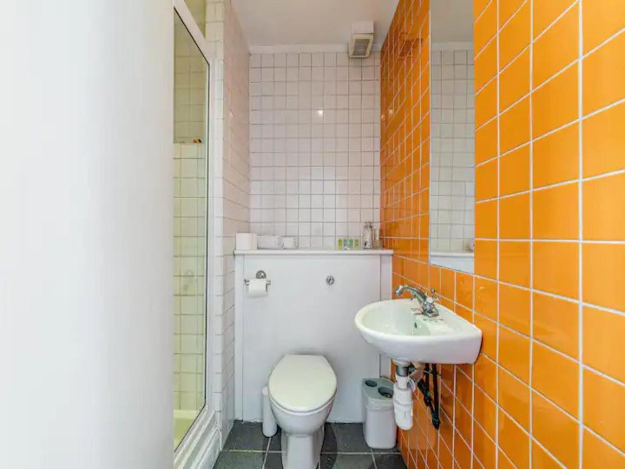 Appartement Pass The Keys Charming Victorian Gem By Portobello Market Londen