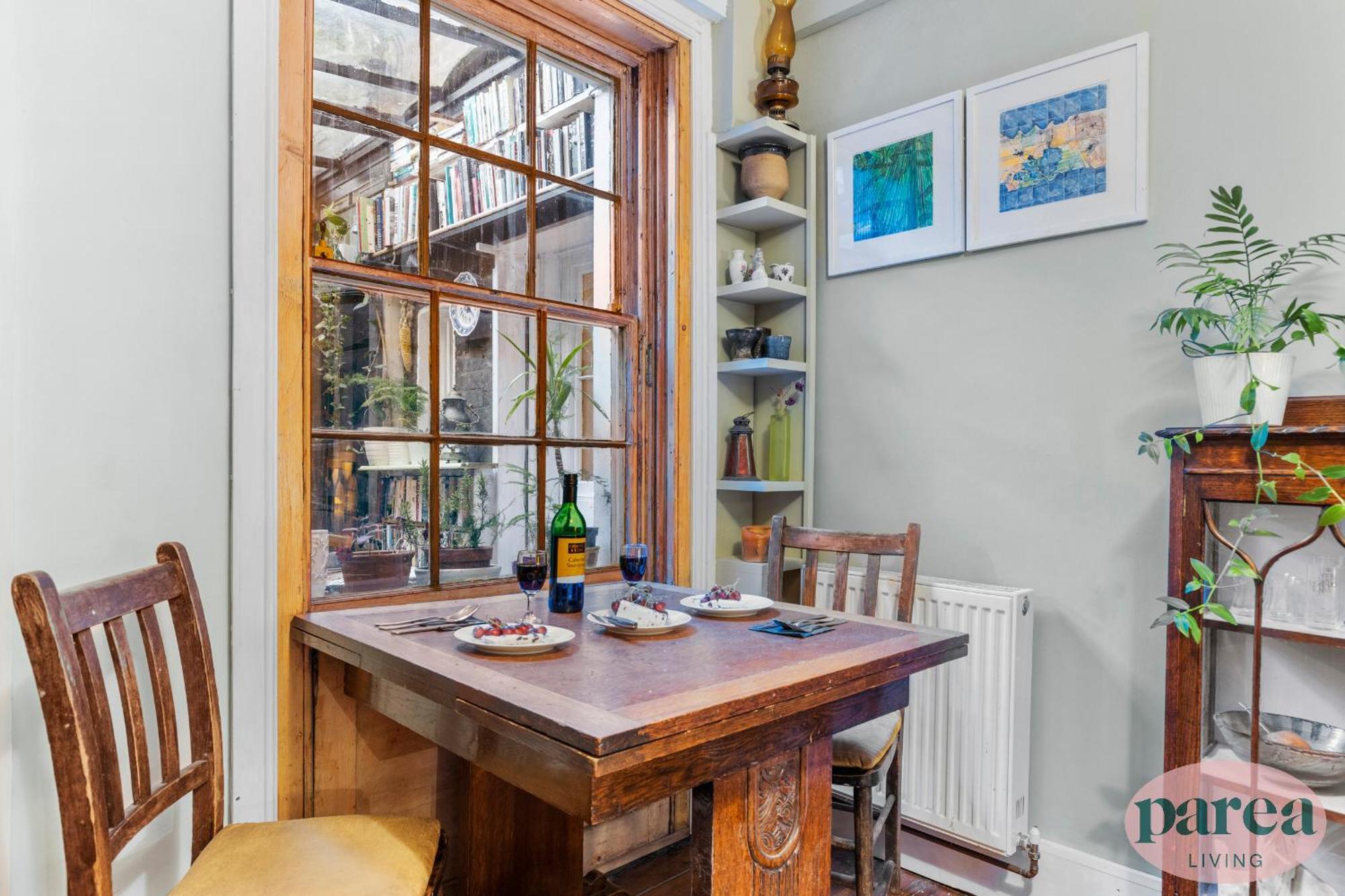 Parea Living - Cosy 1-bed Artistic Flat At Newington Apartment