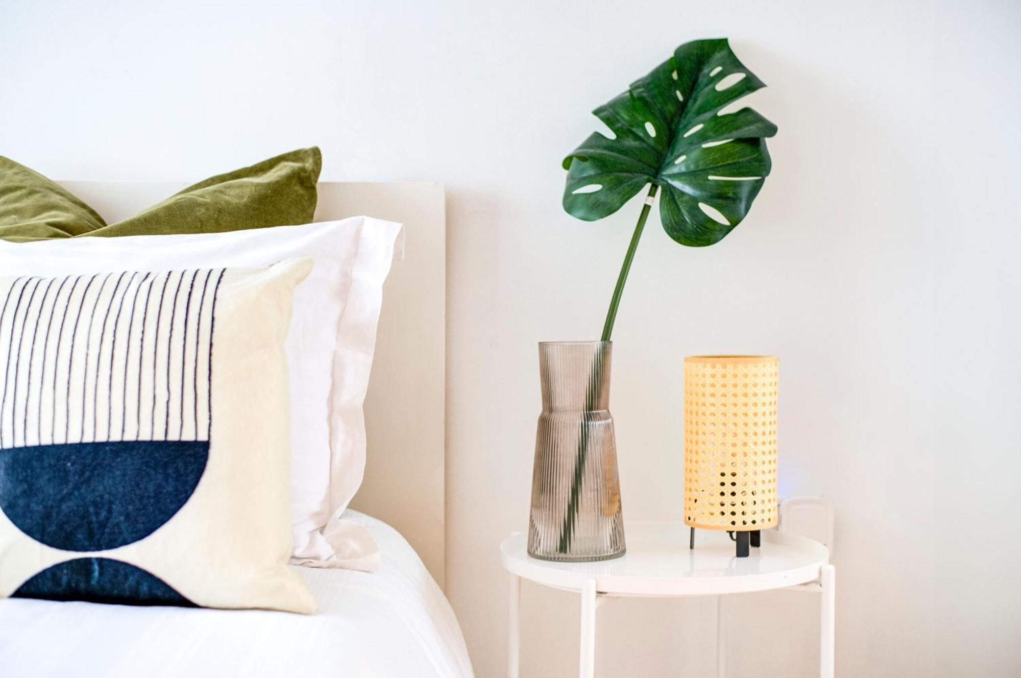 Boho Chic Tower Bridge Gem, Sleeps 8 Londen