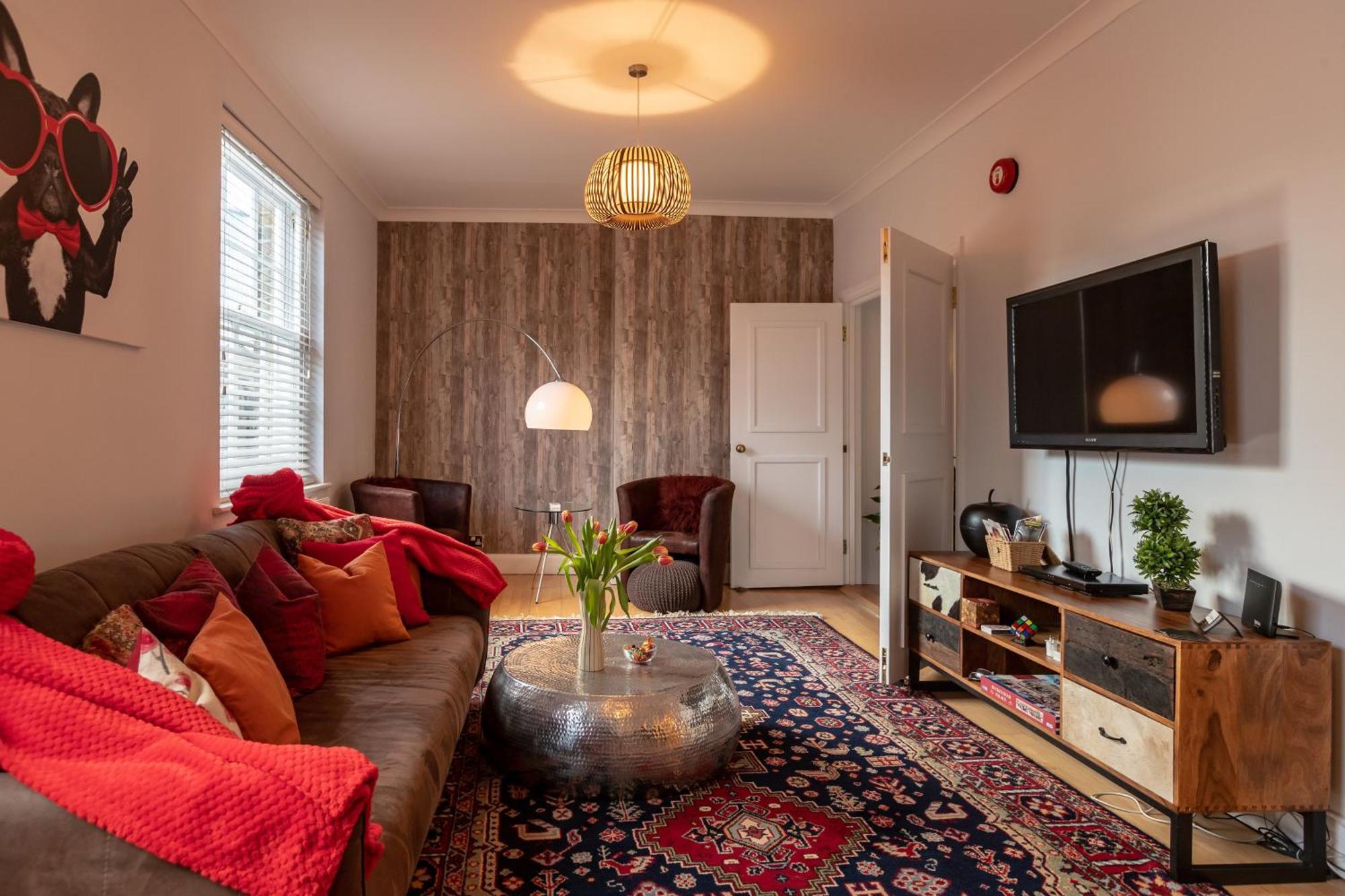 The Zenscape - Chic 2 Bedroom In Covent Garden L Sleeps 6 With Sofa Bed L Prime Location Free Wifi L Perfect For Business & Leisure Travelers L 15percent Off Weekly & 20percent Off Monthly Stays! Lägenhet London
