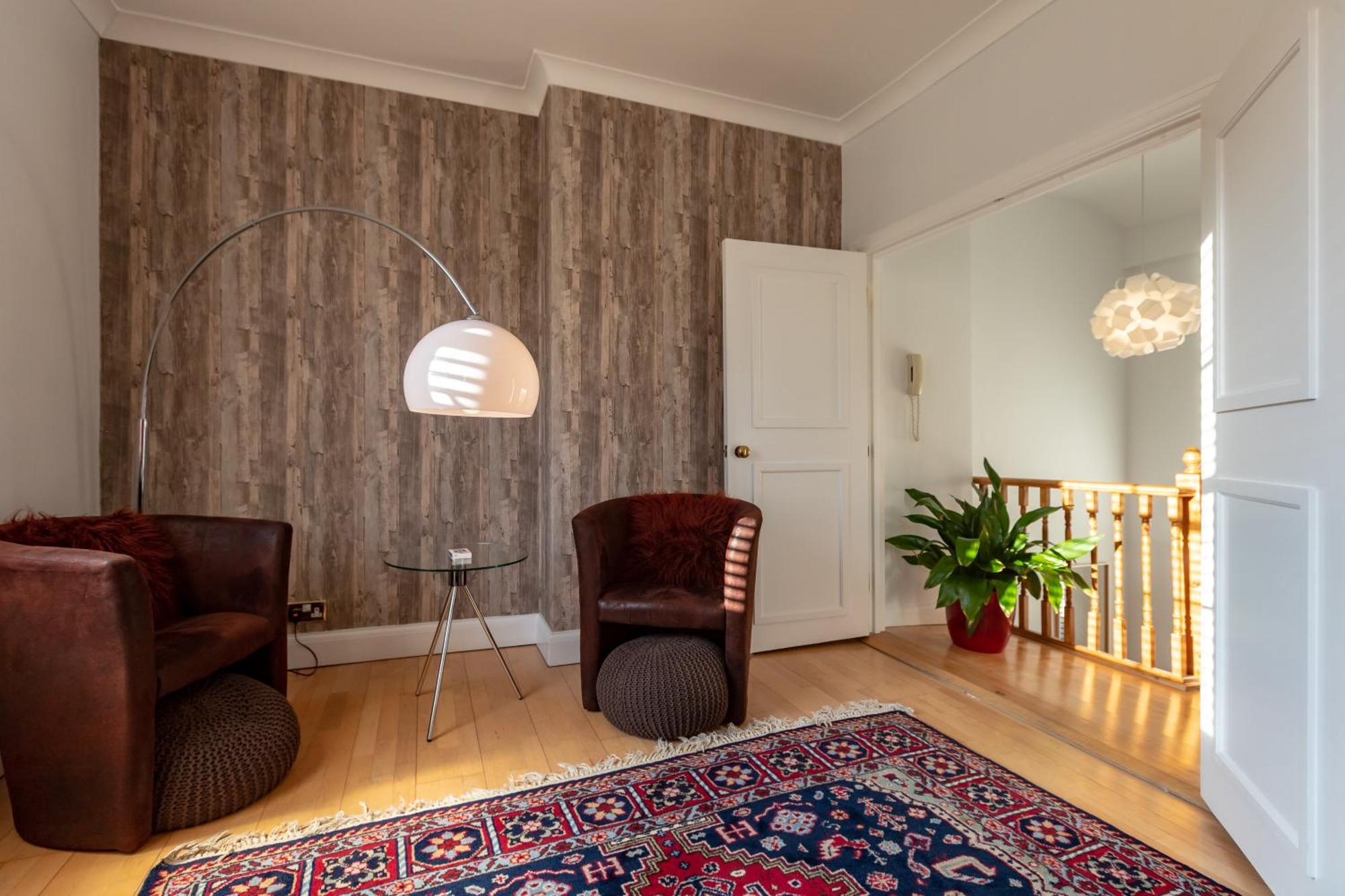 The Zenscape - Chic 2 Bedroom In Covent Garden L Sleeps 6 With Sofa Bed L Prime Location Free Wifi L Perfect For Business & Leisure Travelers L 15percent Off Weekly & 20percent Off Monthly Stays! Lägenhet