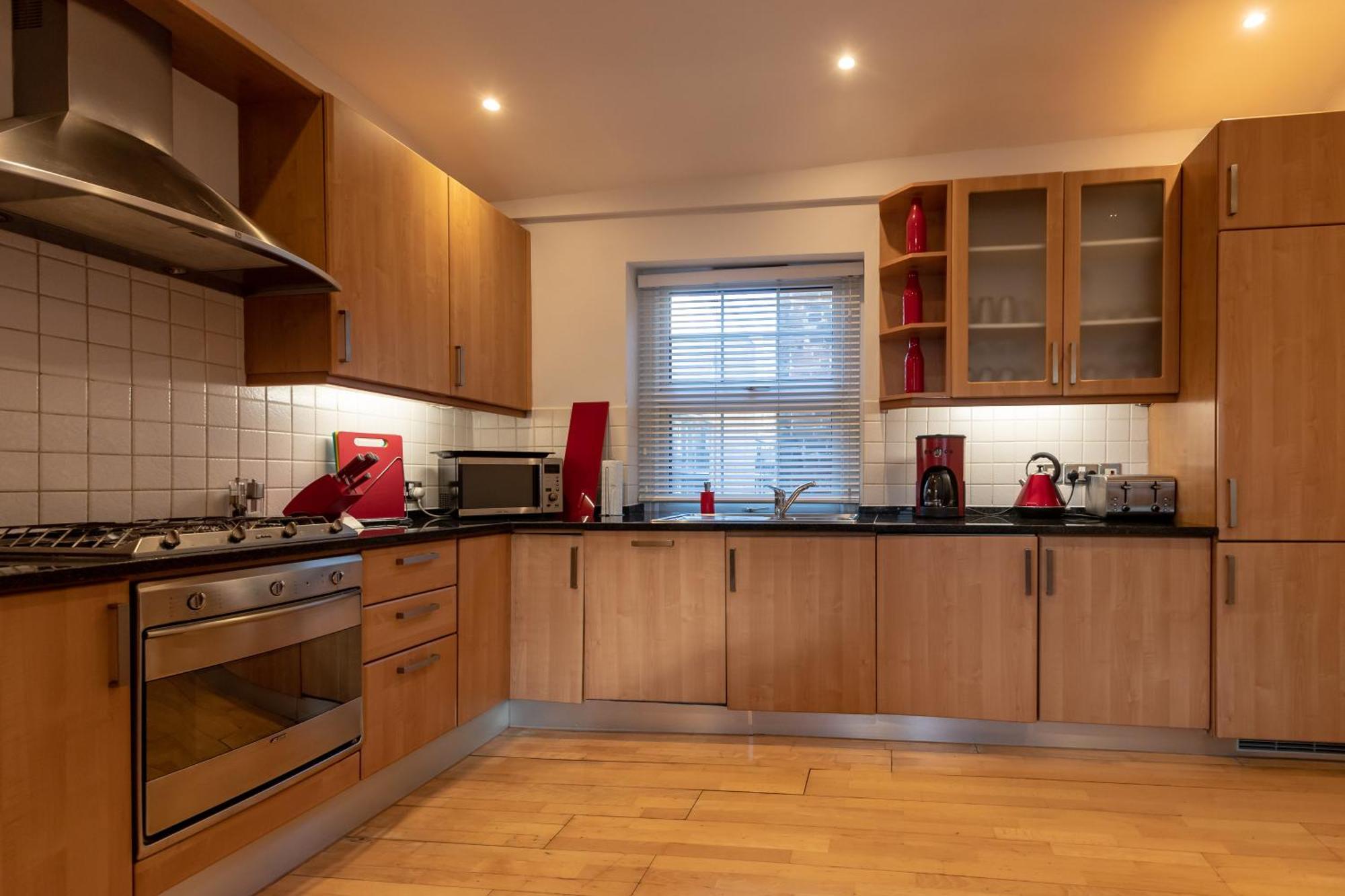 The Zenscape - Chic 2 Bedroom In Covent Garden L Sleeps 6 With Sofa Bed L Prime Location Free Wifi L Perfect For Business & Leisure Travelers L 15percent Off Weekly & 20percent Off Monthly Stays! Lägenhet *